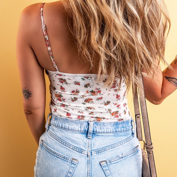 White Floral‎ V Cut Frilled Trim Spaghetti Straps Bodysuit - Picture 3 of 12
